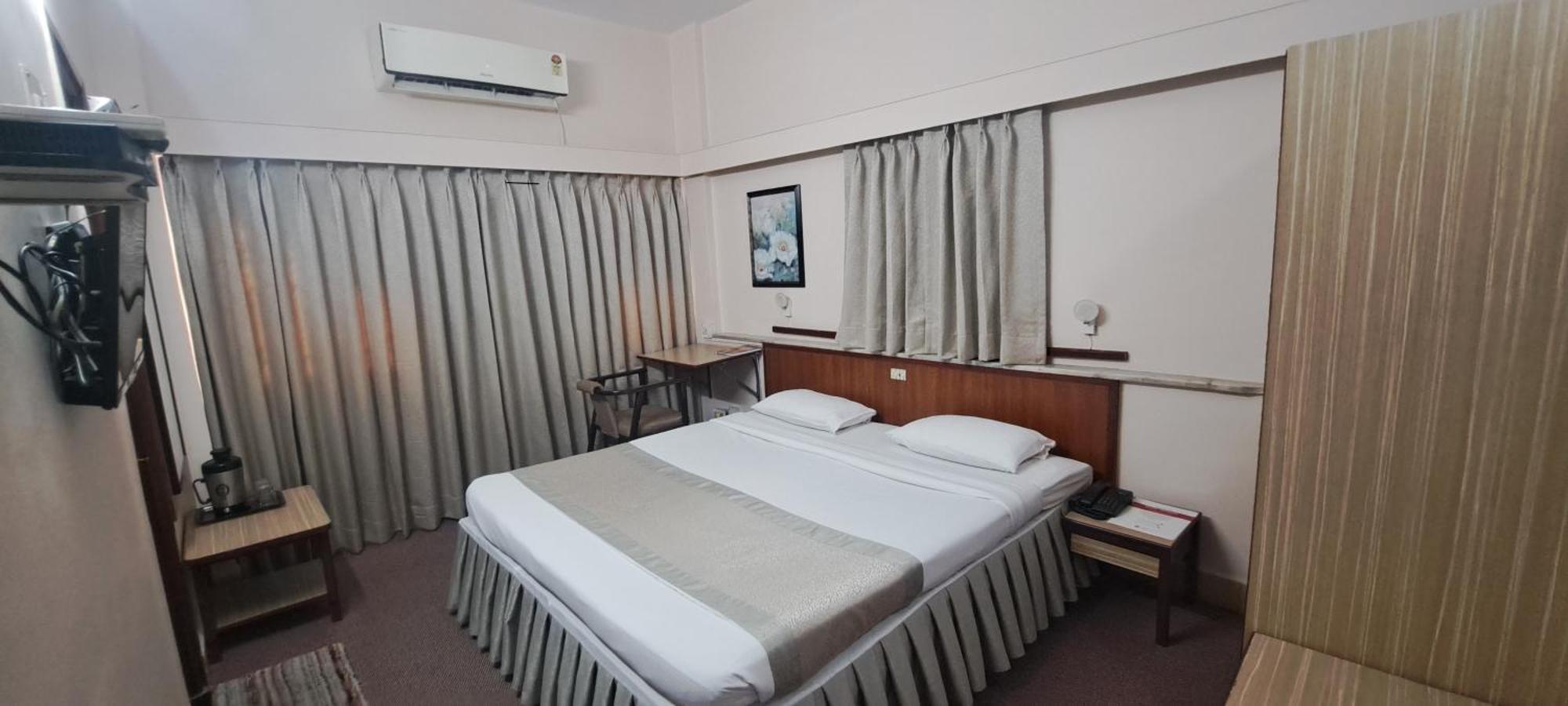 Hotel Swaroop 浦那 外观 照片