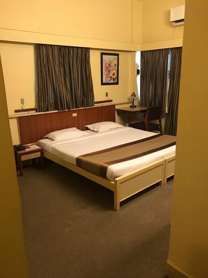 Hotel Swaroop 浦那 外观 照片